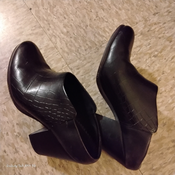 Rag&Bone Black Leather Crocodile Mules/Clogs w/2" Block Heels - Picture 6 of 10
